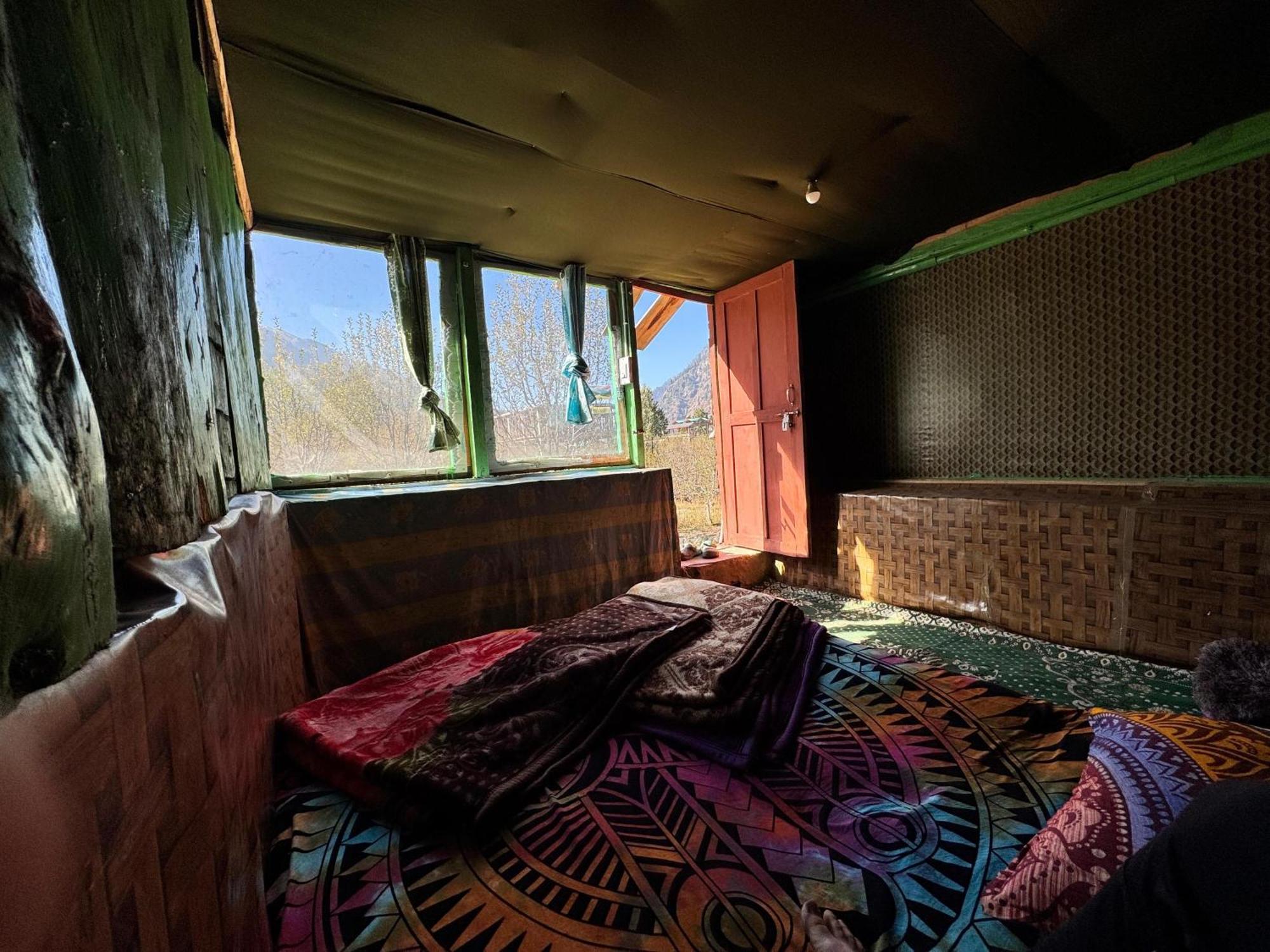 Hippy Hyde Kalga Hotel Kalgha Exterior foto